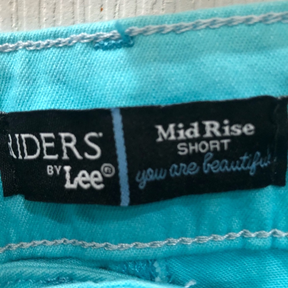 Women’s Lee Riders Shorts - Picture 3 of 3